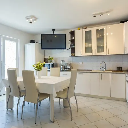 Apartment Tomazin